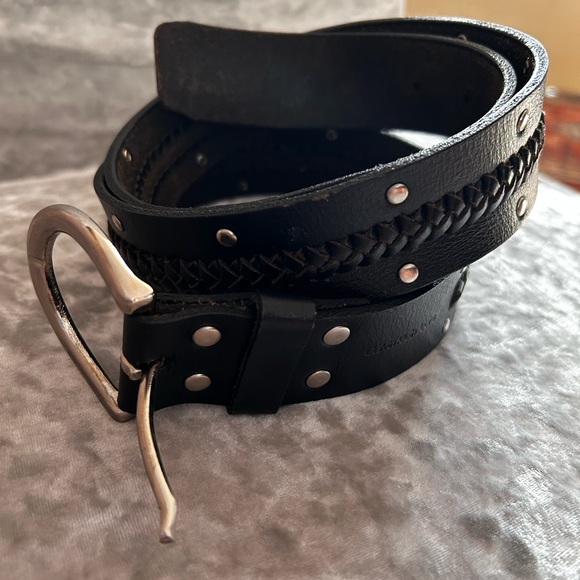 Calvin Klein Jeans Black and Silver Leather Belt - Picture 9 of 9